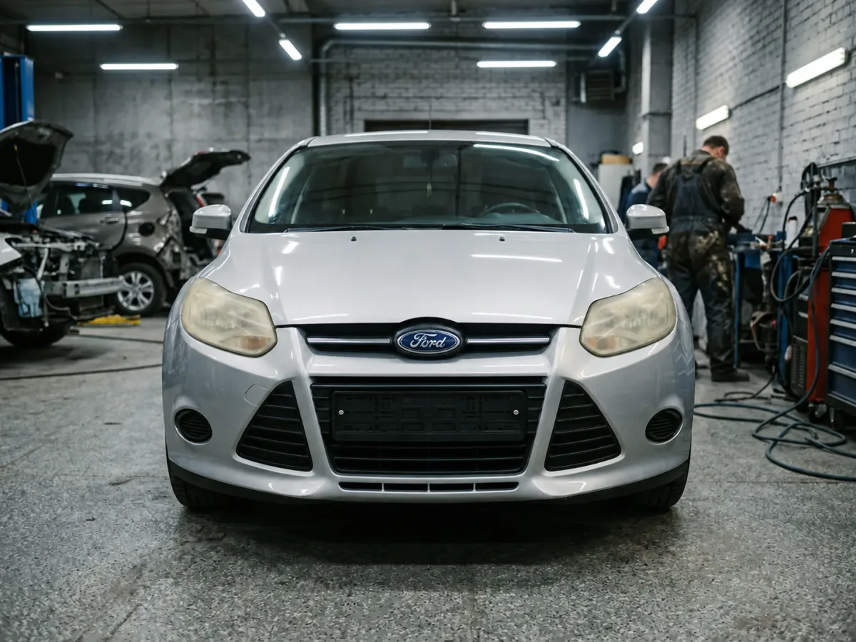 До ремонта — Ford Focus — полировка фар с лаком